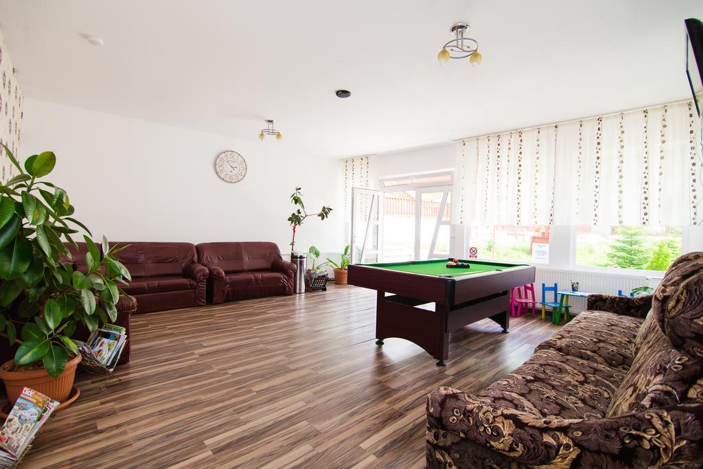 Pensiunea Tinelu Brasov ซาเชเล ภายนอก รูปภาพ
